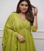 Green elegant embroidered kurta set with floral dupatta