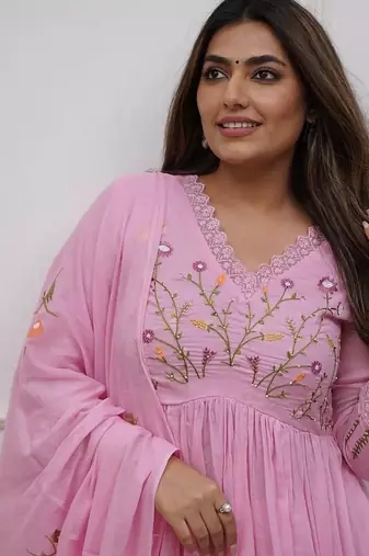 Baby pink elegant embroidered kurta set with floral dupatta