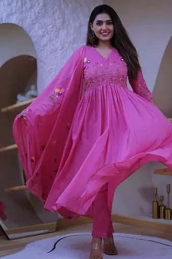 Pink elegant embroidered kurta set with floral dupatta