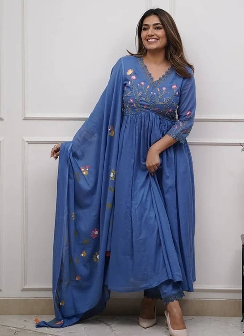Blue elegant embroidered kurta set with floral dupatta