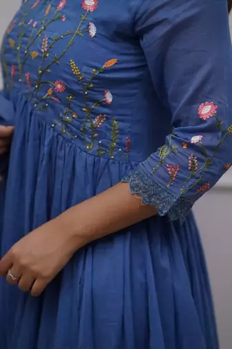 Blue elegant embroidered kurta set with floral dupatta