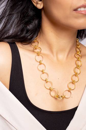 Classic interlinked ring high gold necklace