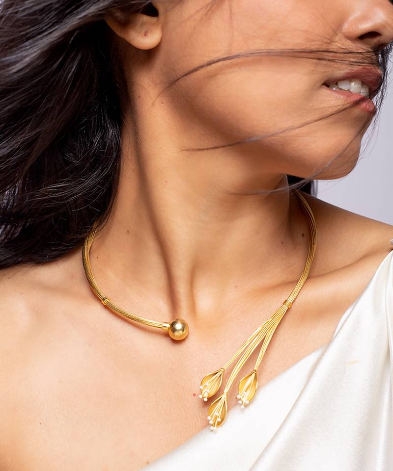 Delicate triple bud high gold necklace