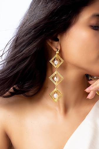 Elegant high gold pearl geometric drop earrings