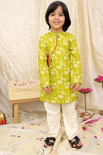 Green printed cotton jungle jam kurta pyjama set for boys