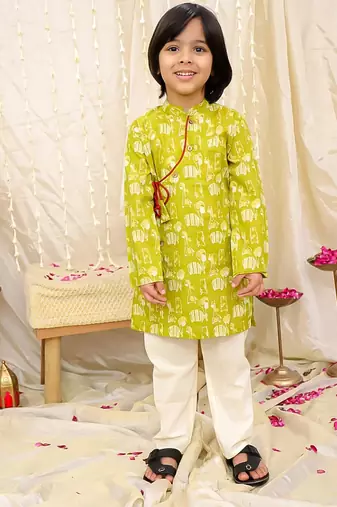 Green printed cotton jungle jam kurta pyjama set for boys