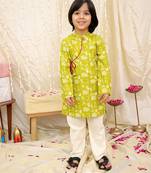 Green printed cotton jungle jam kurta pyjama set for boys