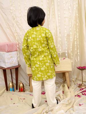 Green printed cotton jungle jam kurta pyjama set for boys 2