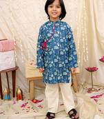 Blue printed cotton jungle jam kurta pyjama set for boys