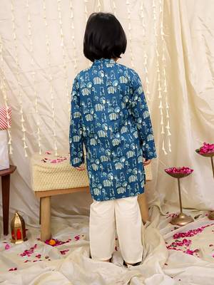 Blue printed cotton jungle jam kurta pyjama set for boys 2