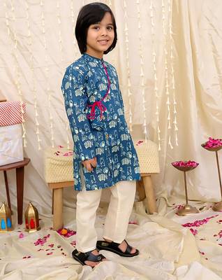 Blue printed cotton jungle jam kurta pyjama set for boys 3