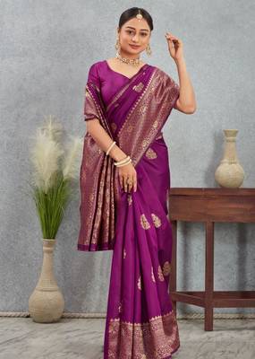 Magenta art silk saree with intricate golden zari work 4