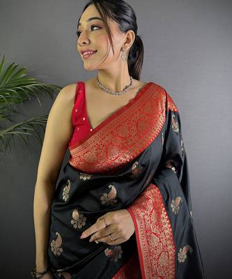 Black silk blend woven butta weaving banarasi saree with zari border 3