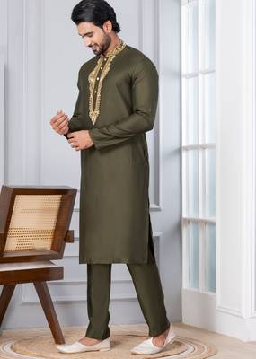 Green Blended Cotton kurta pyjama set 2