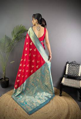 Red silk blend woven butta weaving banarasi saree with zari border 4