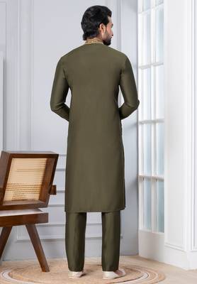 Green Blended Cotton kurta pyjama set 4