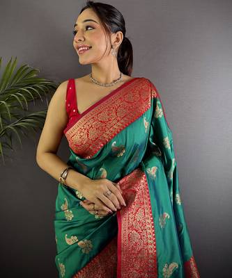 Green silk blend woven butta weaving banarasi saree with zari border 3