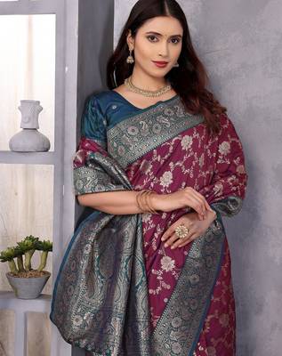 Magenta silk blend zari zaal weaving banarasi saree with contrast blouse 4