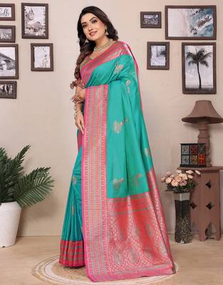 Turquoise silk blend zari butta weaving banarasi saree with contrast pallu and blouse 4