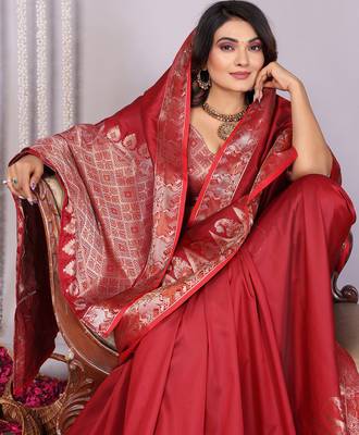 Red silk blend zari jacquard weaving banarasi saree with zari weaving border 5