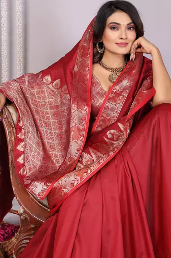 Red silk blend zari jacquard weaving banarasi saree with zari weaving border