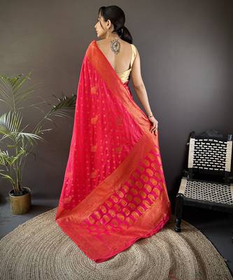 Hot pink silk blend copper zari weaving banarasi saree with contrast blouse 3