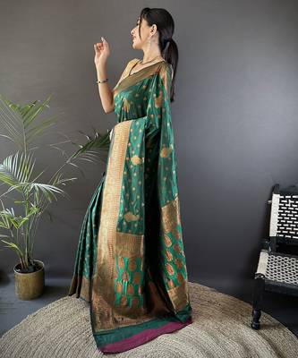 Dark green silk blend copper zari weaving banarasi saree with contrast blouse 2