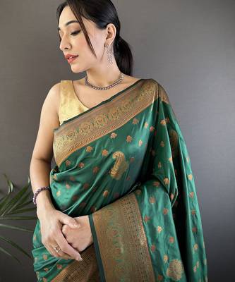 Dark green silk blend copper zari weaving banarasi saree with contrast blouse 4