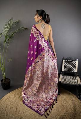 Magenta silk blend floral zari weaving meenakari saree with floral border 3