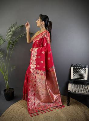 Pink silk blend floral zari weaving meenakari saree with floral border 2
