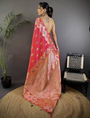 Hot pink silk blend floral zari weaving meenakari saree with floral border 3