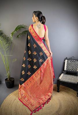 Black silk blend floral butta zari weaving banarasi with peacock zari weaving border 3