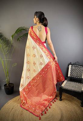 White silk blend floral butta zari weaving banarasi with peacock zari weaving border 3