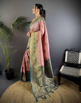 Baby pink silk blend floral butta zari weaving banarasi with peacock zari weaving border 2