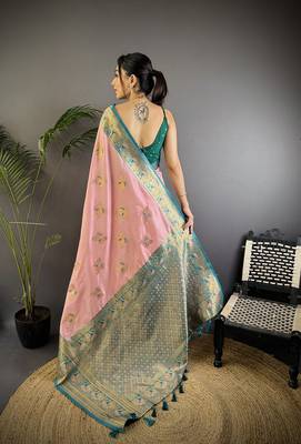 Baby pink silk blend floral butta zari weaving banarasi with peacock zari weaving border 4