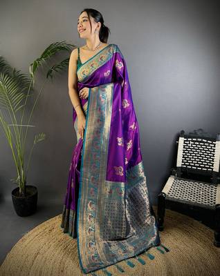 Magenta silk blend floral butta zari weaving banarasi with peacock zari weaving border 1