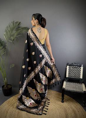 Black silk blend meenakari zari weaving banarasi saree 3