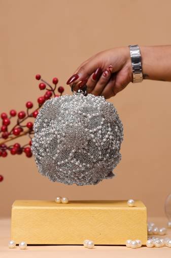 sugarcrush emma silver  round clutch