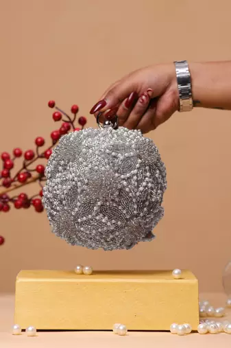 sugarcrush emma silver  round clutch