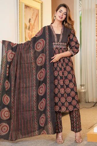 Cotton cambric semi-anarkali printed kurti-pant-dupatta  set