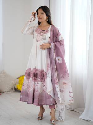 Elegant onion pink organza silk anarkali with floral jari work & dupatta set 5