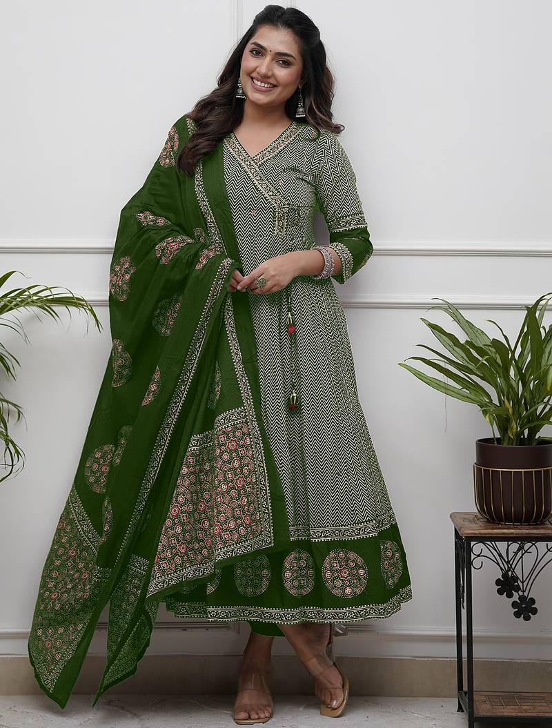 Green cotton blend print with thread embroidery work kurta pant set