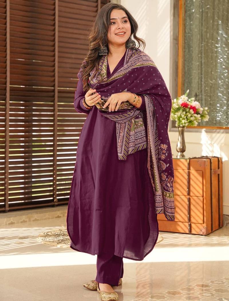 Wine south cotton plain kurta pant with printed dupatta kurta pant set
