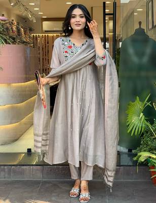 Grey chinon viscose heavy thread embroidery work kurta pant set 2