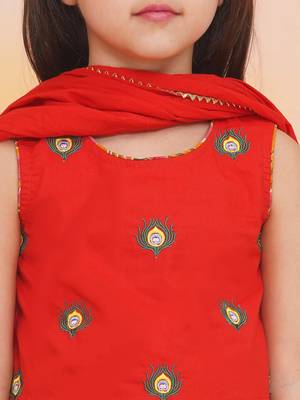 Red-mustard embroidered cotton choli & lehenga set for girls 4