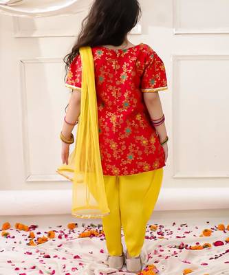 Red woven jacquard silk kurti dhoti with dupatta set for girls 2