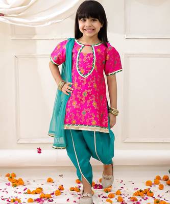 Pink woven jacquard silk kurti dhoti with dupatta set for girls 1