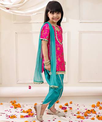 Pink woven jacquard silk kurti dhoti with dupatta set for girls 3