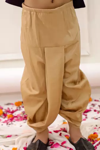 Purple woven jacquard silk kurta dhoti with scarve set for boys
