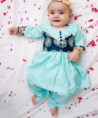 Turquoise embroidered silk flower kurti pent set for girls 1